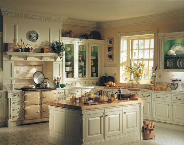 Home Interiors Traditional Kitchen Cabinets Designs Ideas 2011