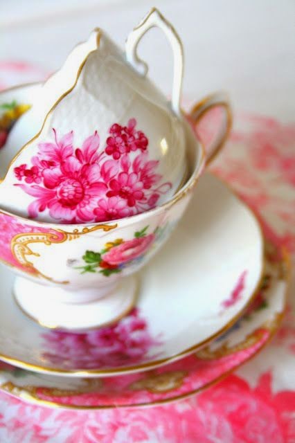 Pretty Teacups ~ Stunning nature