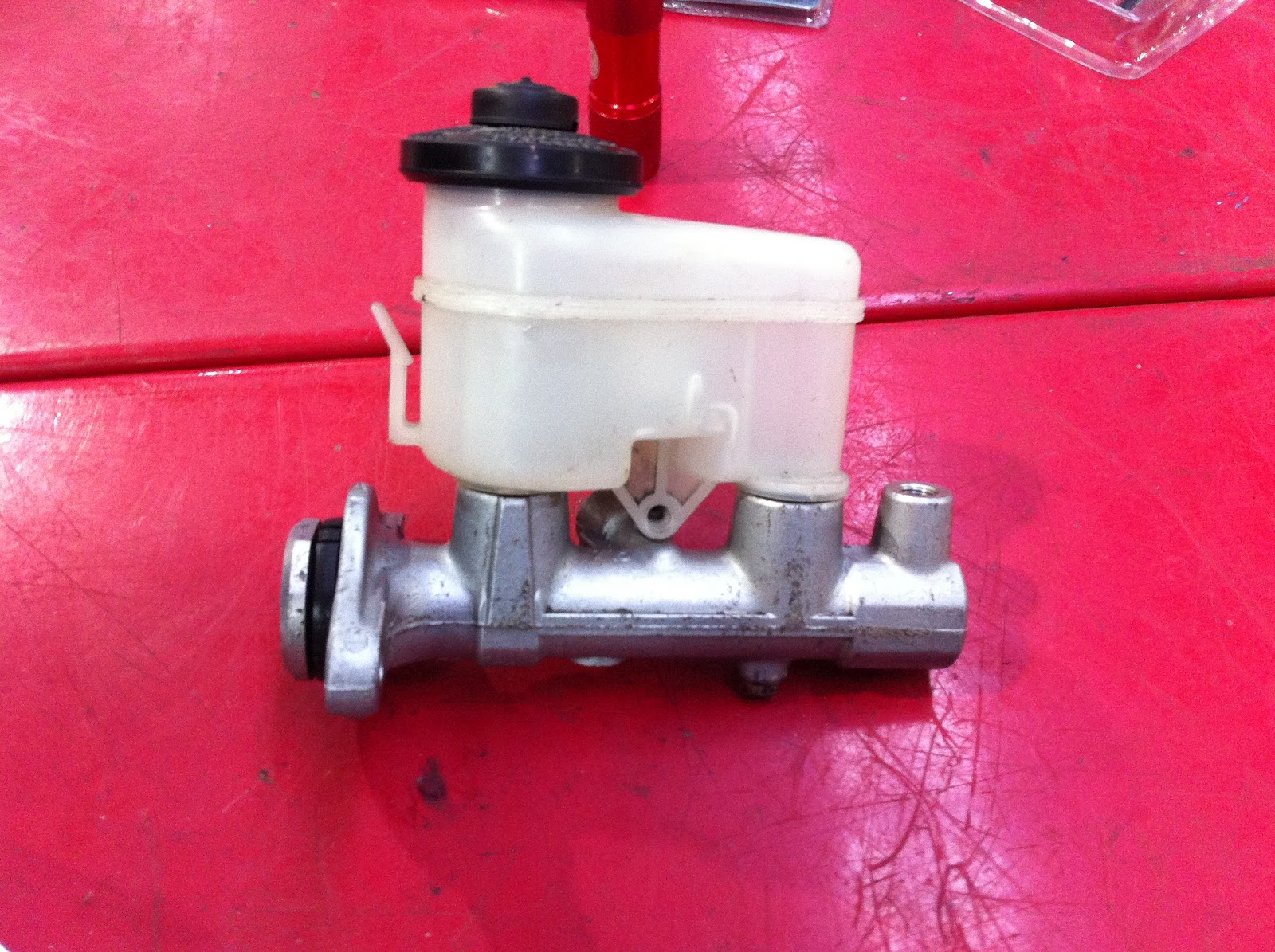 Master Cylinder & Bleeding Brakes Certificate in Applied Technology