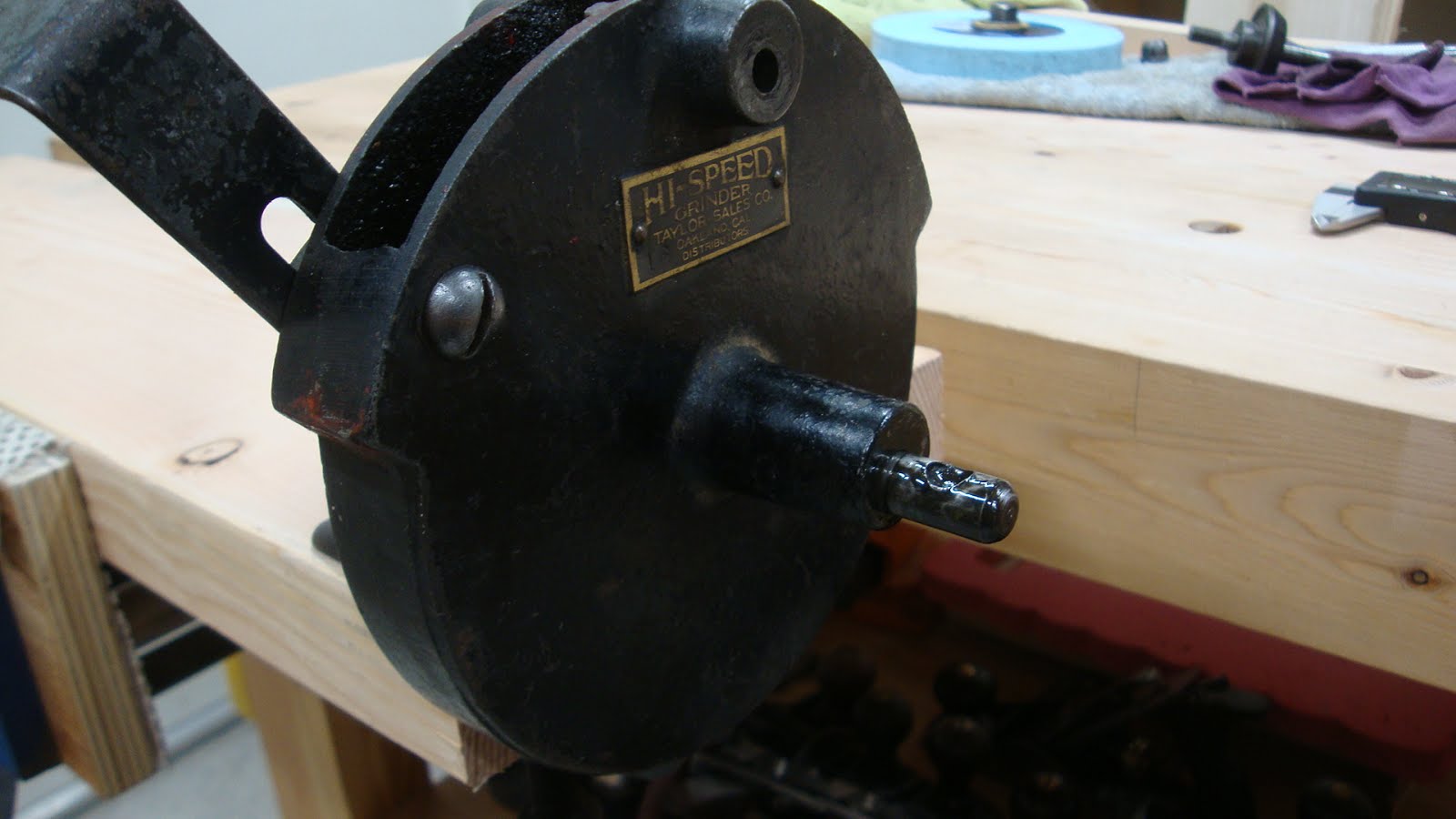Tool Restoration: Hand Cranked Grinder