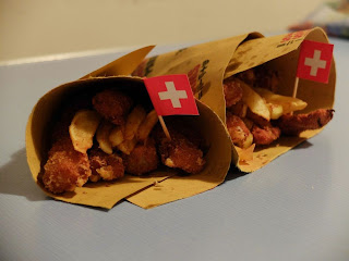 cheese, chips and chicken. tris di fritto per swiss cheese parade