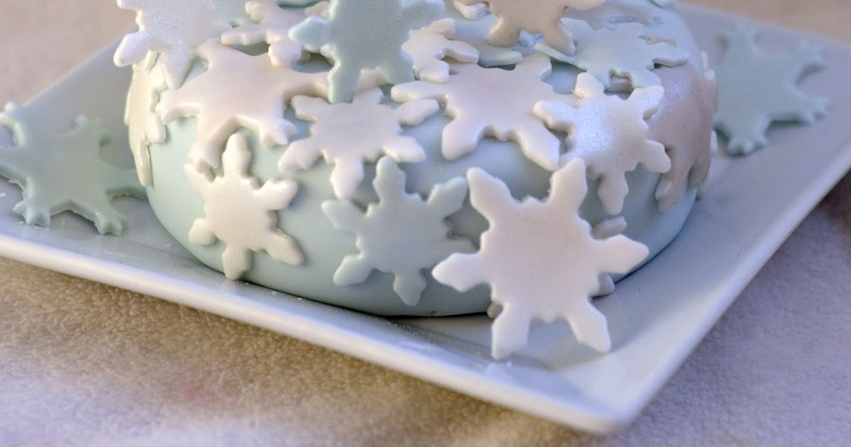 Beki Cook s Cake Blog: Fondant Snowflake Cake