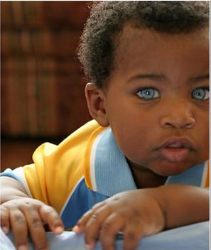 بالصور اجمل عيون زرقاء في العالم هي لطفل افريقي %25D8%25A7%25D8%25AC%25D9%2585%25D9%2584+%25D8%25B9%25D9%258A%25D9%2588%25D9%2586+%25D8%25B2%25D8%25B1%25D9%2582%25D8%25A7%25D8%25A1+%25281%2529