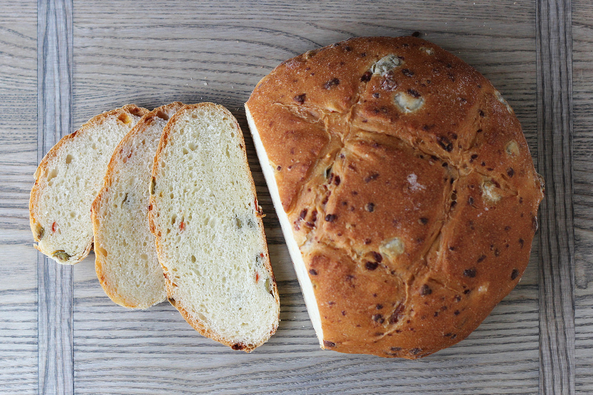 Cookistry Green Olive and Pimento Bread with a Hint of Cheese
