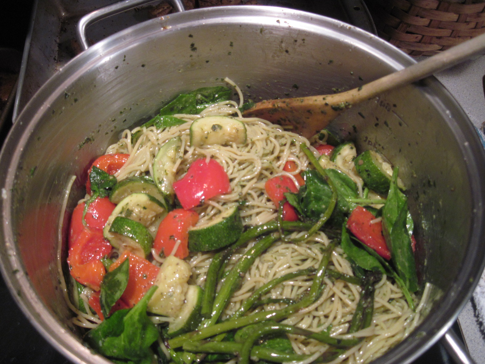 Gremlin Food Mom Pesto... Pasta, YEAH!!! With Tofu... Wha'?