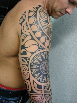 http://1.bp.blogspot.com/-7TyIStUNn3c/TmJklTFhbOI/AAAAAAAAATA/PmhjFEWuRcc/s640/Maori%2BTattoos-polynesian-tattoos.jpg