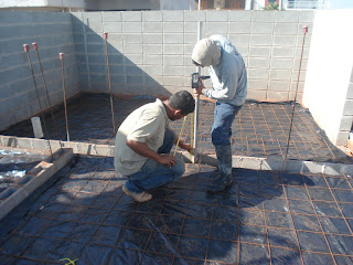 HAUS: Contrapiso nivelado e acabado