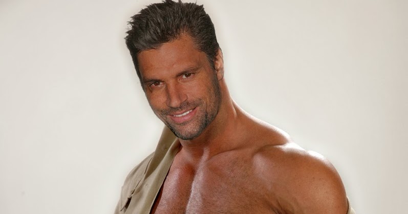 Malecelebritiesnaked: Awesome Arrow Foursome: Manu Bennett naked II