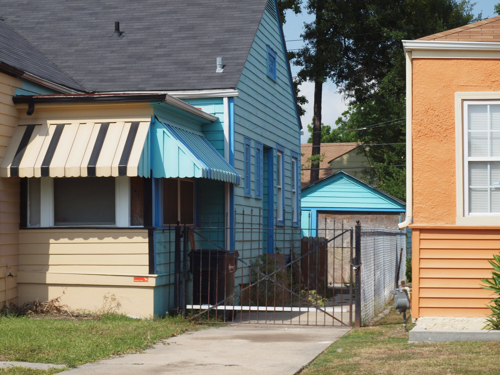 angels and people, life in New Orleans colors of Gentilly