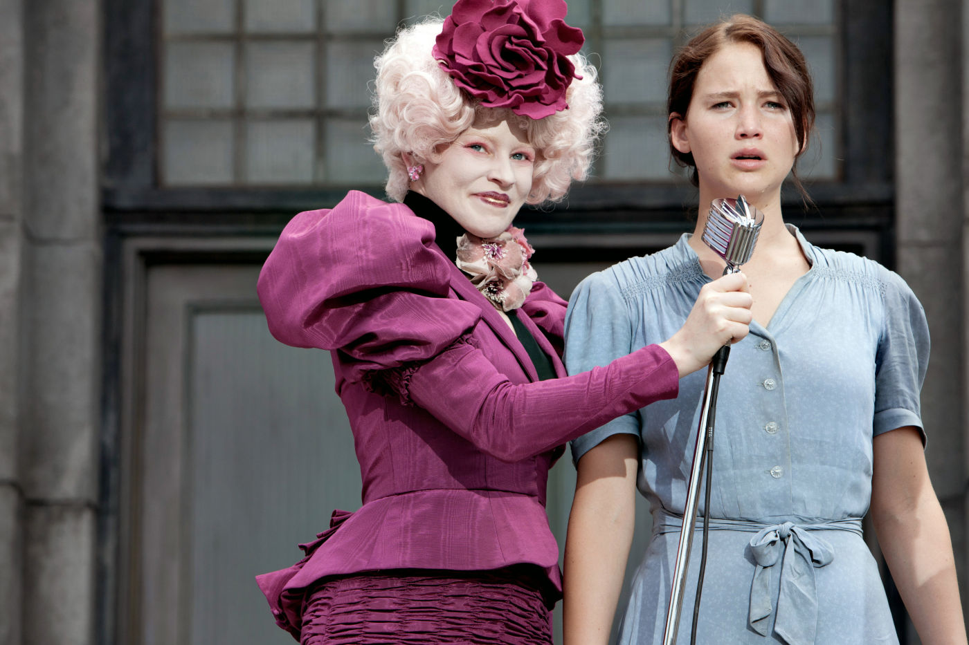 http://1.bp.blogspot.com/-7XhlhdMFFkI/T6Ncbx5WrmI/AAAAAAAAWyg/WG9s5Eew_1w/s1600/Hunger-games-elizabeth-banks.jpeg