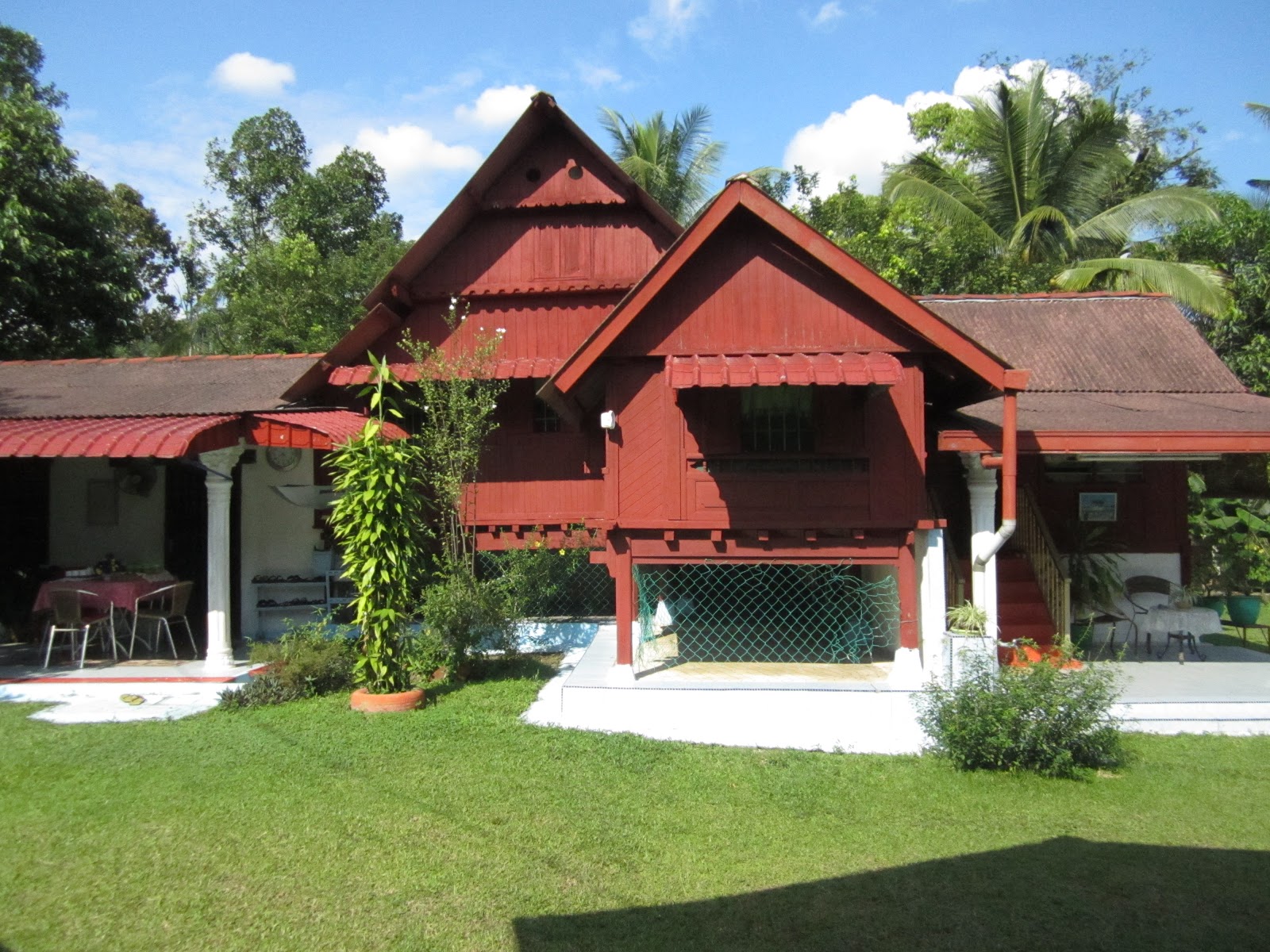 ujang kutik NEGERI SEMBILAN RUMAHRUMAH REKA BENTUK TRADISIONAL