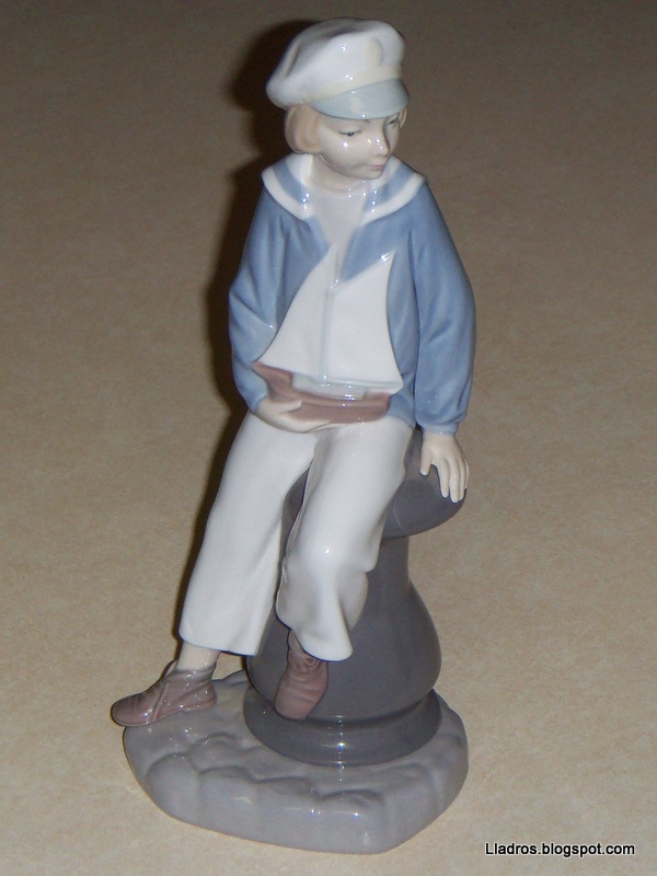 lladros Lladro "Young Sailor" 4810 Boy With Yatch RETIRED