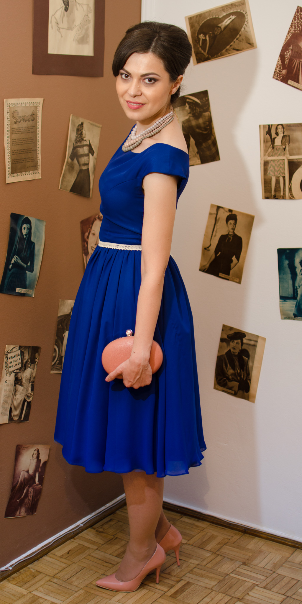 50s diva style cobalt blue dress sheer flowy chiffon dusty pink heels clutch statement necklace vintage retro