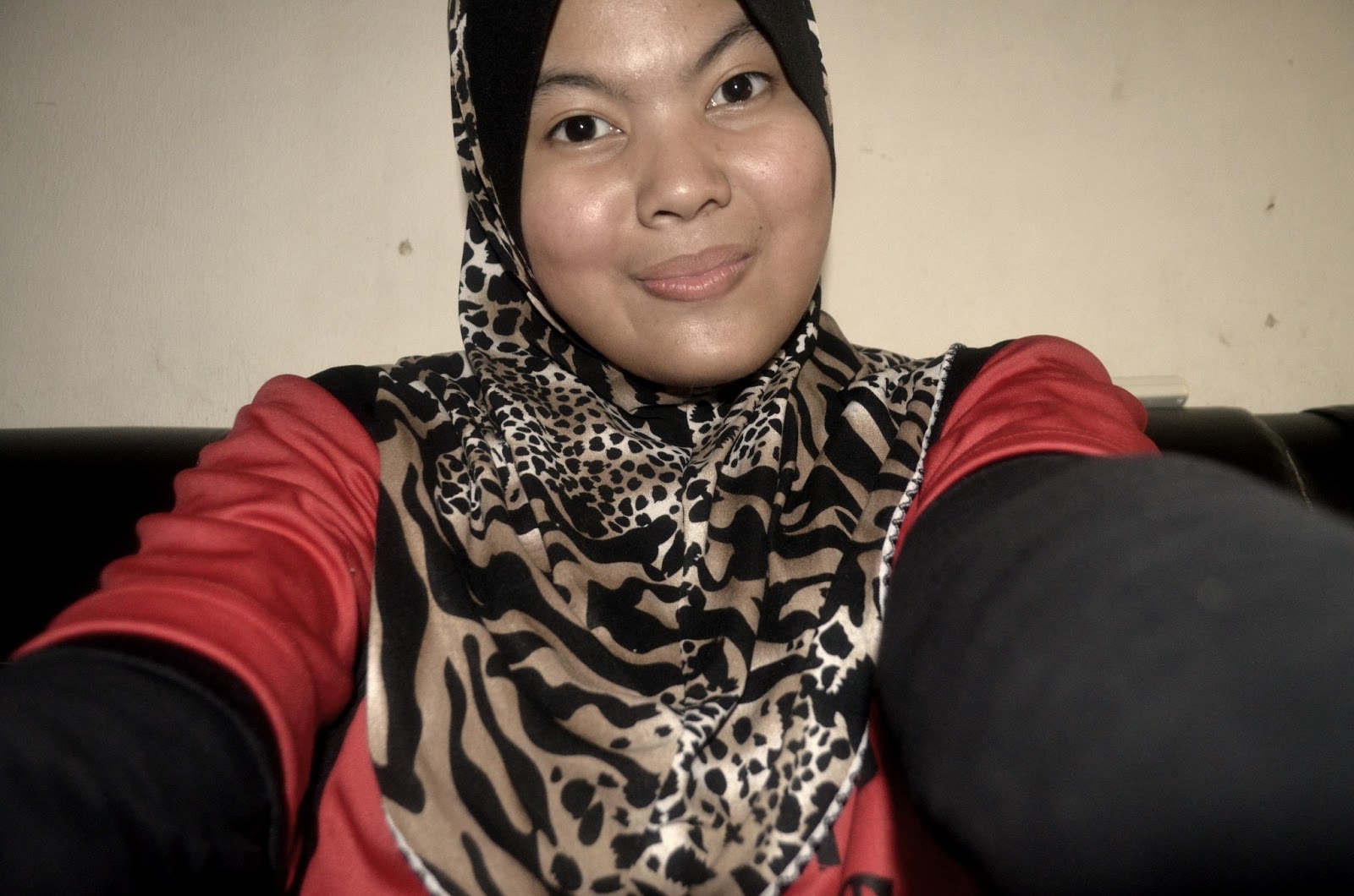 hello earthlings big smile for you yes you re someone in front of