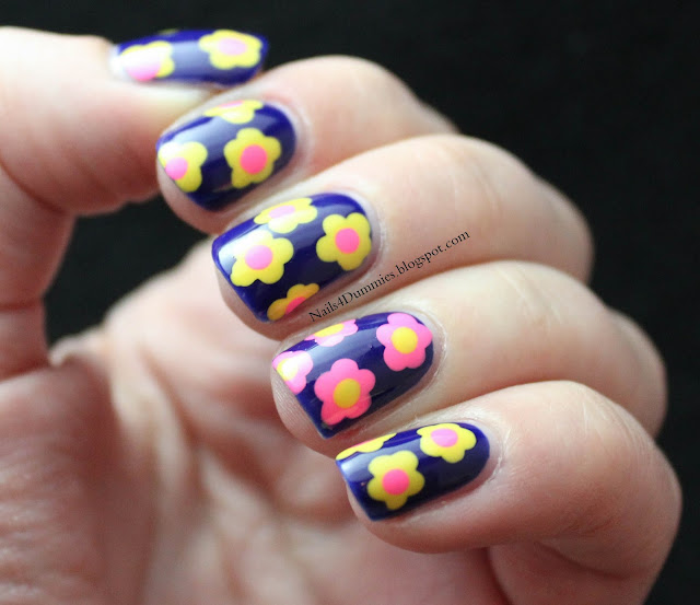 Nails4Dummies - Bright Dot Flower Nails