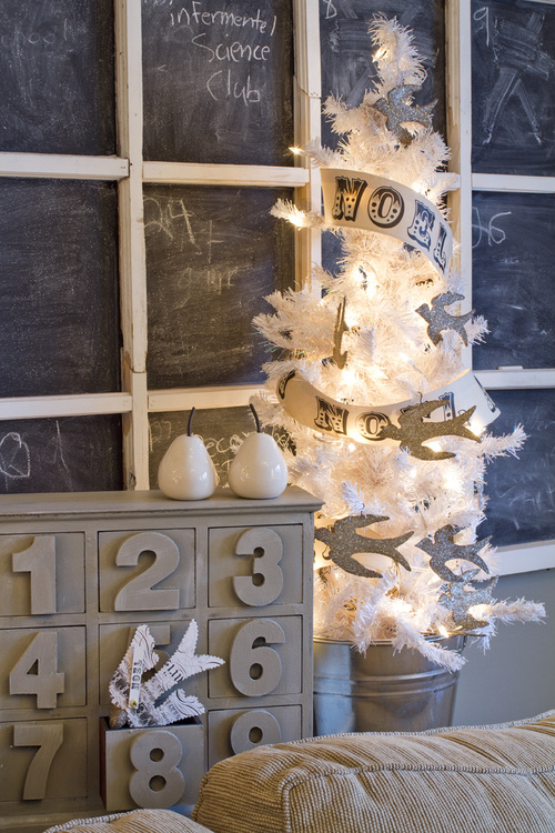 ledamae: happy christmas and cheers to a fantastic 2012