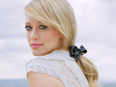 Hilary Duff Blondes Wallpaper - Celebrity Close-Ups Wallpapers