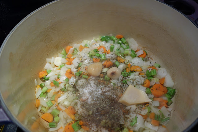 http://www.farmfreshfeasts.com/2012/11/french-green-lentil-soup-and-how-to.html