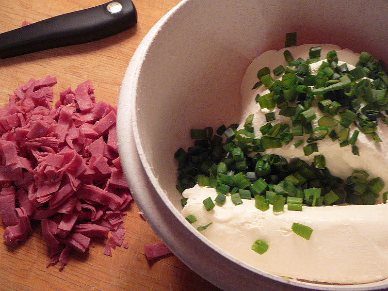 The Hidden Pantry Chipped Beef Chip Dip
