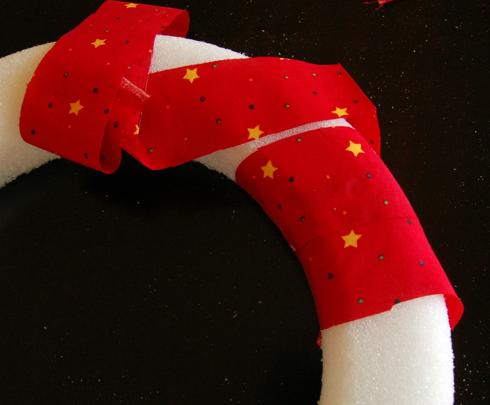 the audzipan anthology Red Feather Valentine's Wreath Tutorial