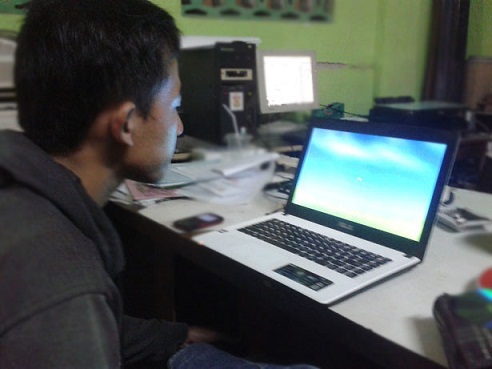 CARA INSTAL WINDOWS 8 DI LAPTOP ASUS X452E CARA INSTAL WINDOWS 8 DI LAPTOP ASUS X452E