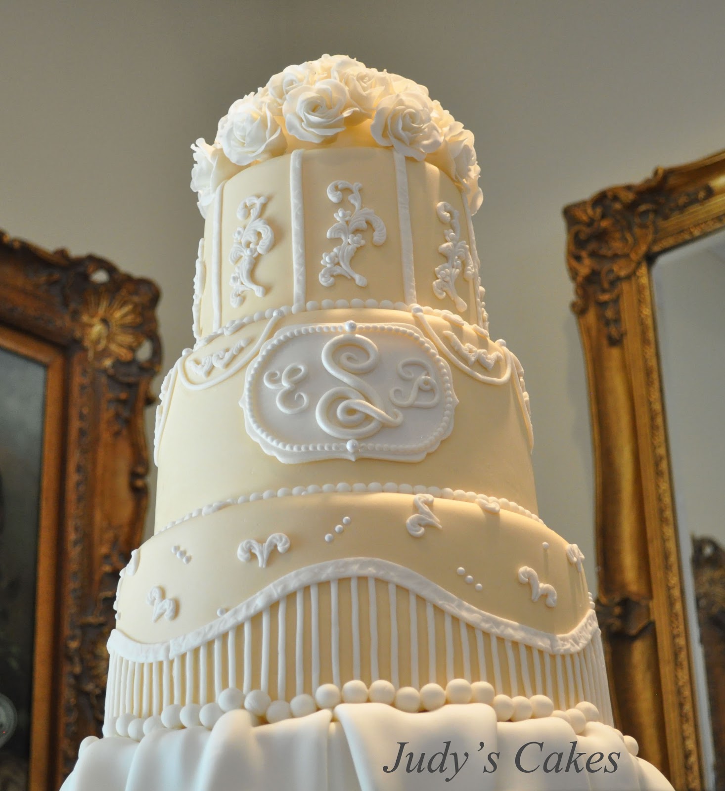 Judy's Cakes Monogram & Roses