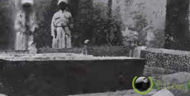 Makam Terkutuk Makam Terkutuk