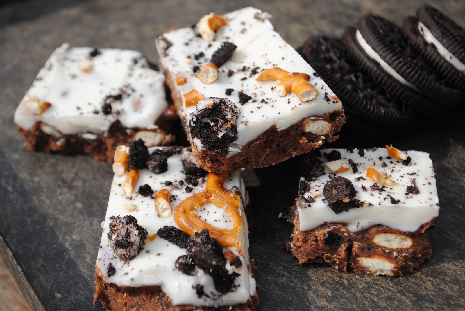 Cookies 'n Cream Pretzel Fudge Shugary Sweets