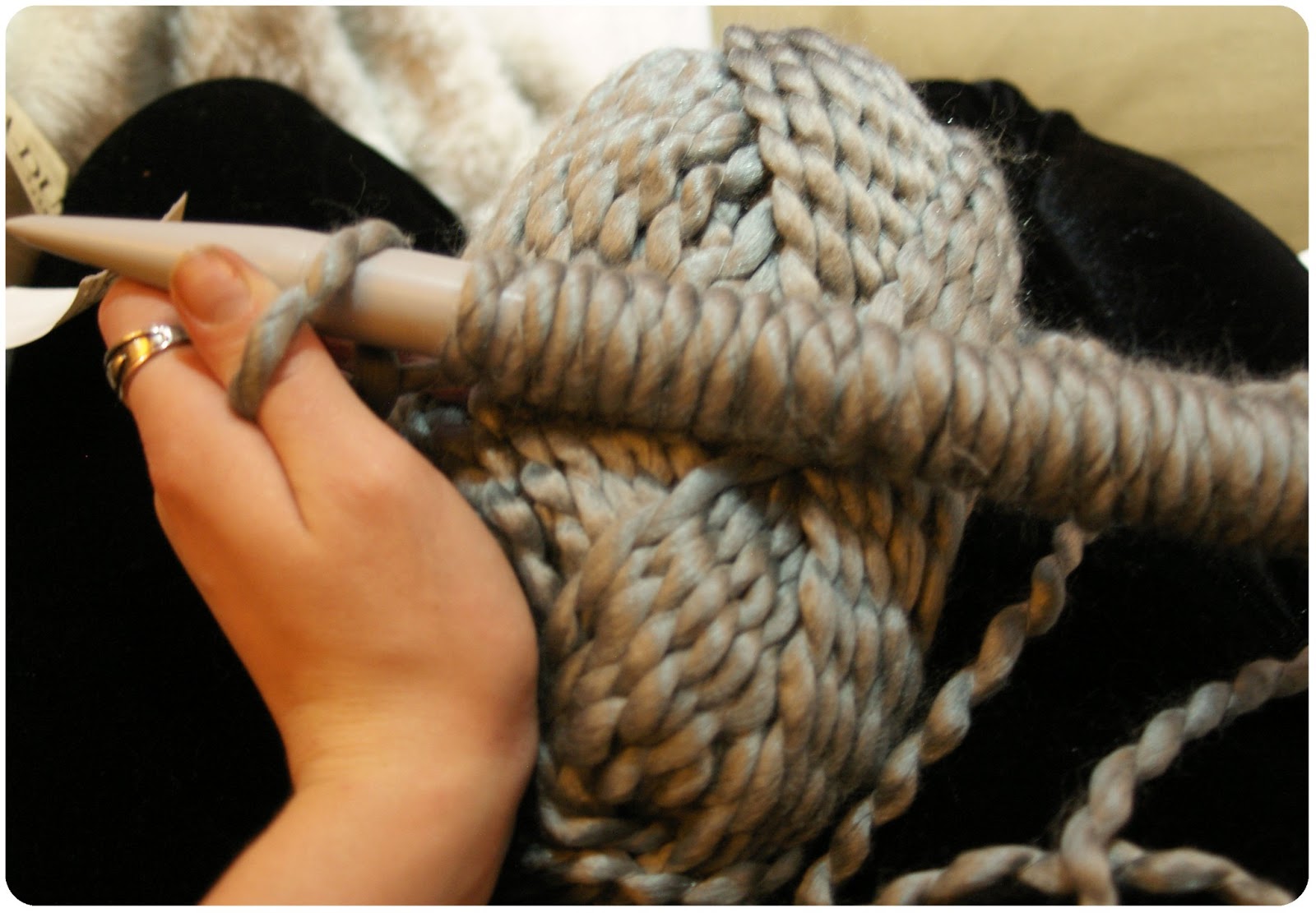 MegaChunky Knitted Snood. The Homemade Student.