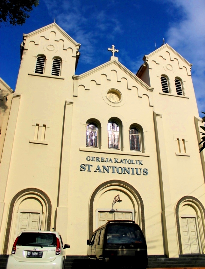 Kasih Kekal: Gereja-gereja bersejarah di Indonesia