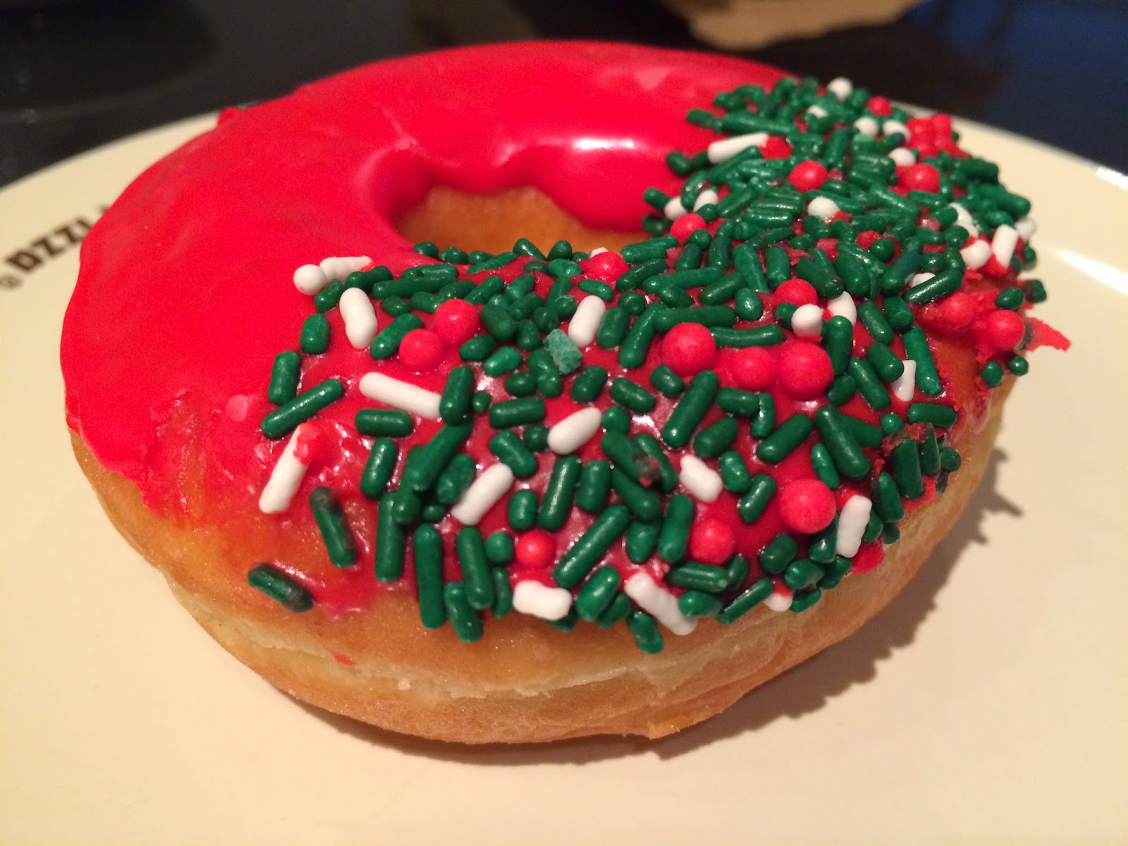 Sprinkle The Joy Donut From Dunkin' Donuts / ダンキンドーナツのスプリンクル ザ ジョイ ドーナツ