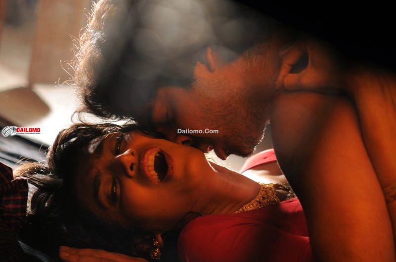 Hot photos and movie stills of tamil actress love making
