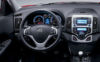2011 Hyundai Elantra interior