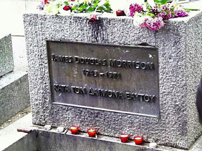 Γιατί ο τάφος του Jim Morrison έχει Ελληνική επιγραφή; JimMorrisonGraveSite
