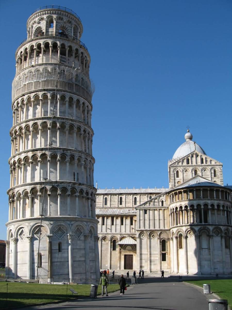 leaning tower of pisa Build the famous leaning tower of pisa with its ornate architecture and trademark tilt to bring this icon of world architecture to life. leaning tower of pisa Build the famous leaning tower of pisa with its ornate architecture and trademark tilt to bring this icon of world architecture to life.
