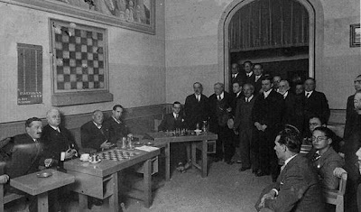Conferencia a  cargo del Dr. Rey Ardid, nuevo Campeón de España 1930, en el Club Ajedrez Barcelona