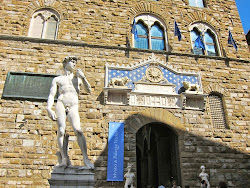 Le David de Michel-Ange devant le Palazzo Vechhio