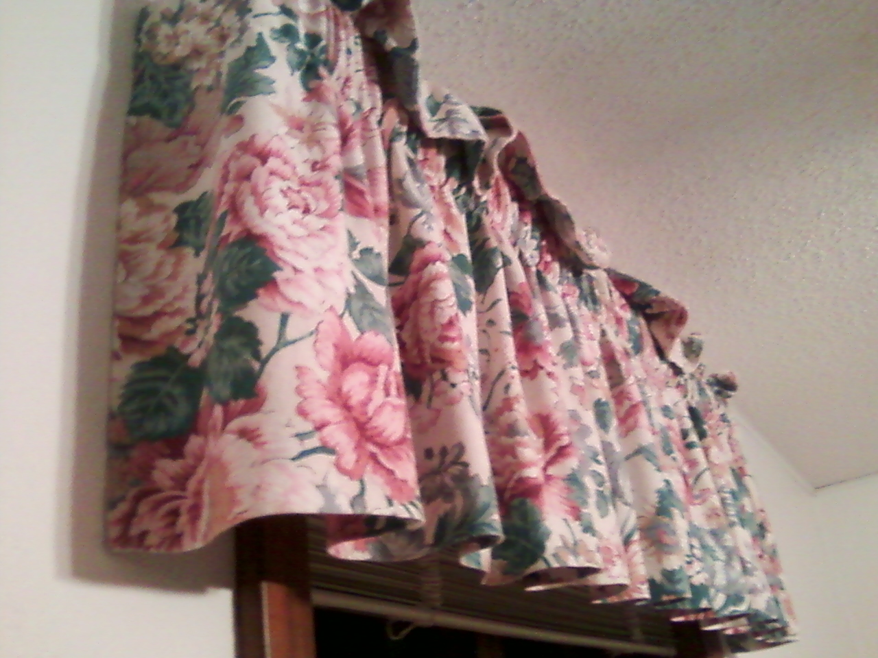 kara's quatsch goodbye ugly curtains!