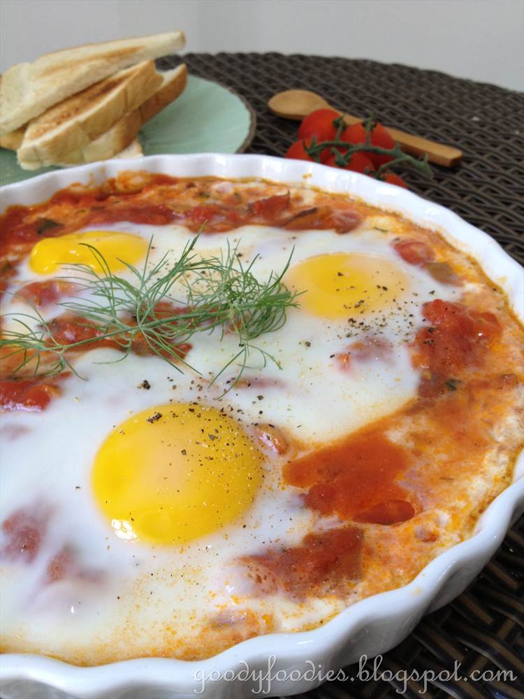 GoodyFoodies: Recipe: Spanish-style baked eggs (Vegetarian) (Curtis Stone)