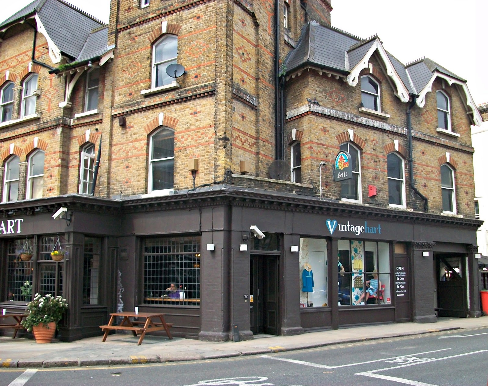 LastYear Shops Vintage Hart, Crystal Palace LastYear Girl Last