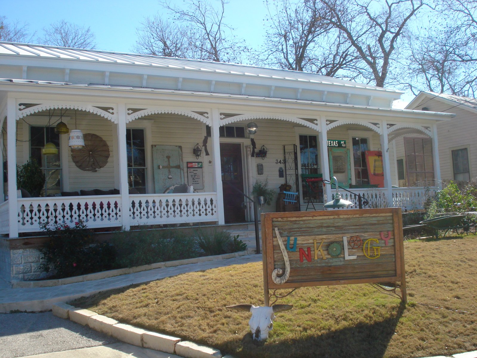 Barn Chic Antiques Junkology in New Braunfels