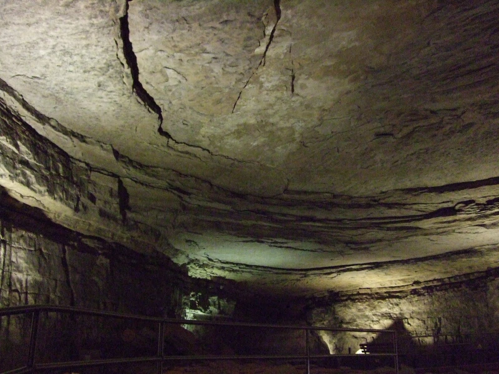 mammoth caves kentucky
