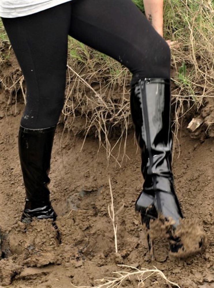 Thigh leather boot fucking