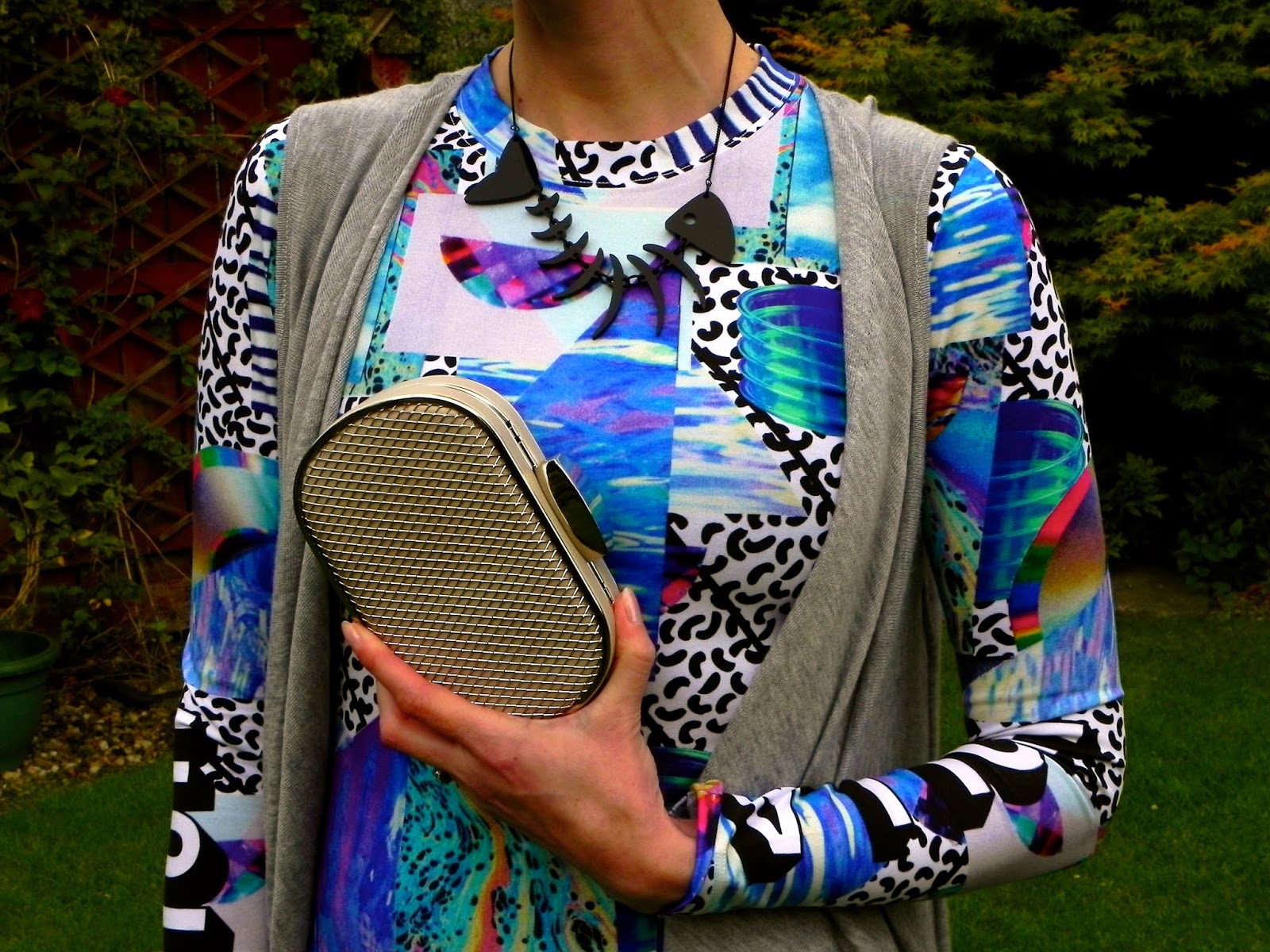 How to wear a Bodycon dress, over 40. Fake Fabulous