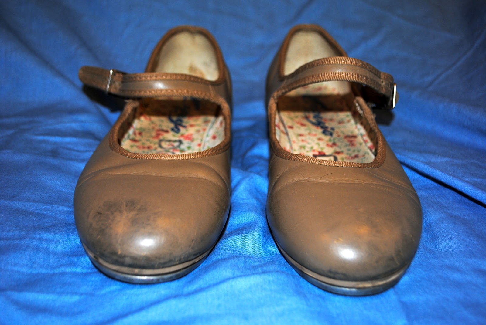 Let's Raise the Barre Capezio tan tap shoes, size 8
