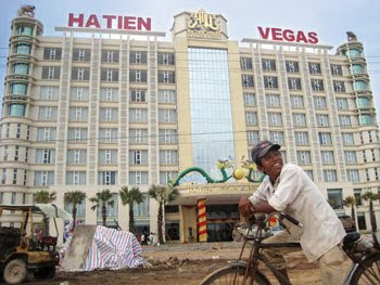 Hun Sen's secret plan on border protection is allowed Vietnamese to built casinos inside Cambodia.