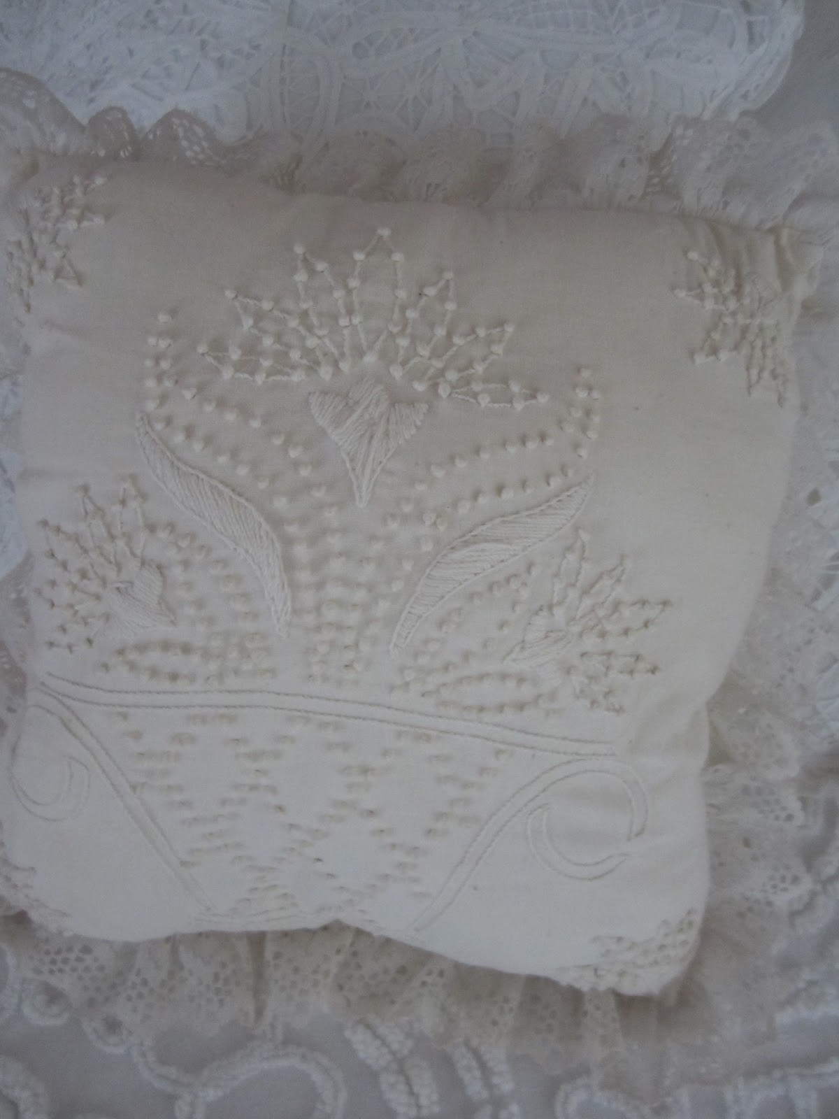 Vintage Girl 901 Fill My Home With All Things White and Surround Me