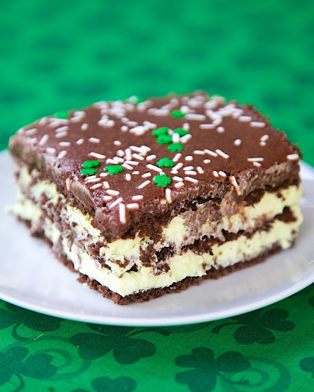 chocolate eclair graham cracker dessert