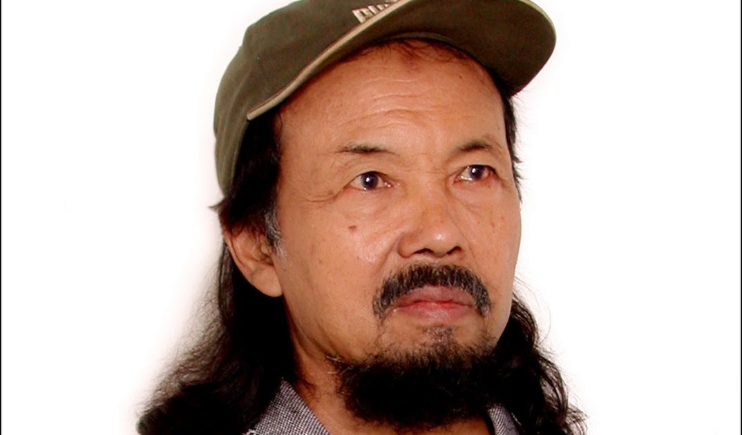 Biografi Sutardji Calzoum Bachri NovAssignment