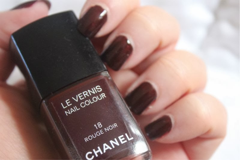 Chanel Le Vernis Nail Colour in Rouge Noir